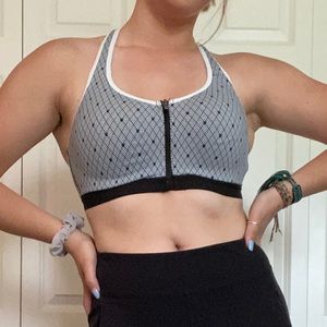 Victoria sport sports bra